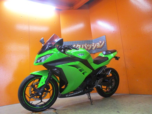 最長２４か月保証付き！カラーもＴＨＥカワサキカラーのライムグリーン！カスタムも綺麗ですよ！